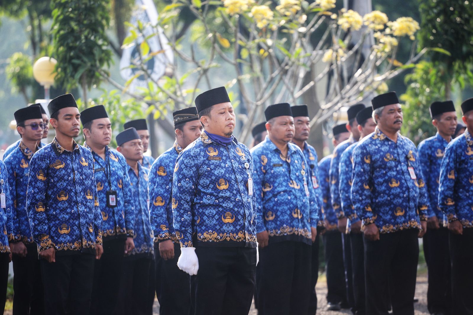Kabag Perekonomian dan SDA Sukses Pimpin Upacara Hari Otda ke-XXX