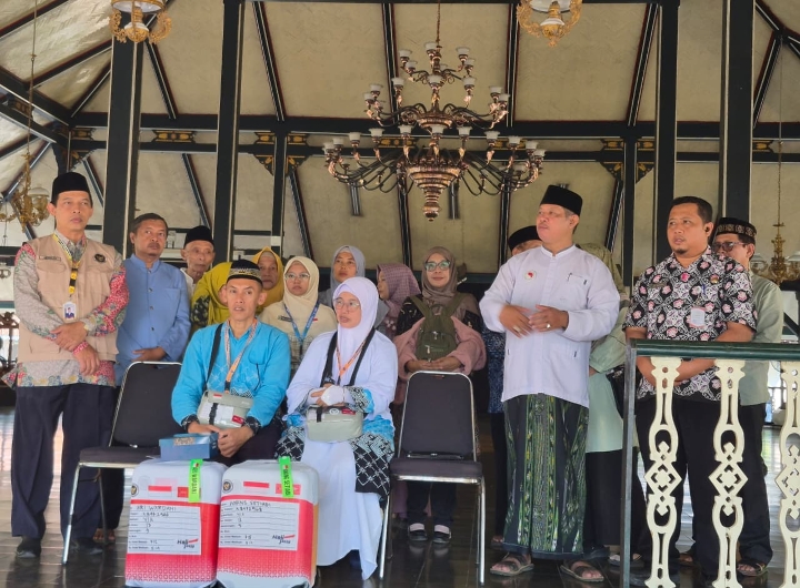 Dua Calon Jamaah Haji Purworejo Diberangkatkan